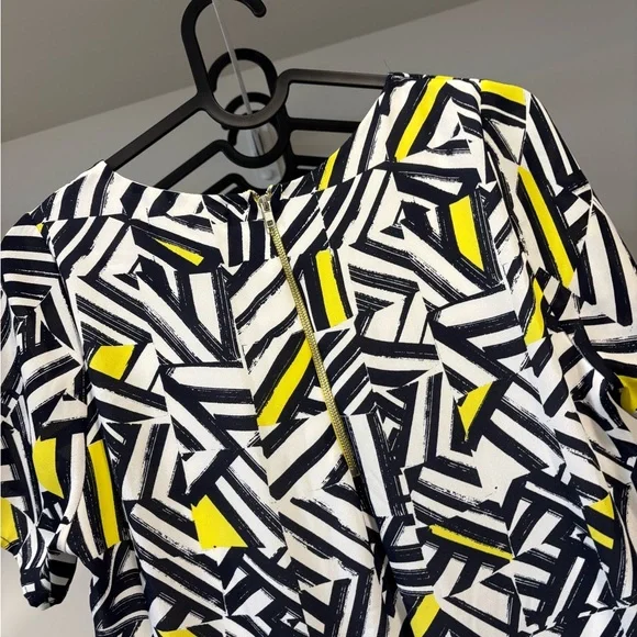 Fun Geometric Dress - Picture 4 of 6